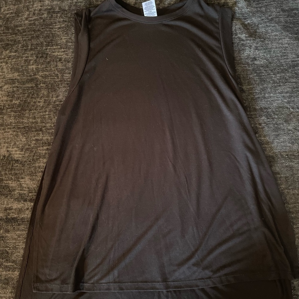 Black XL tank